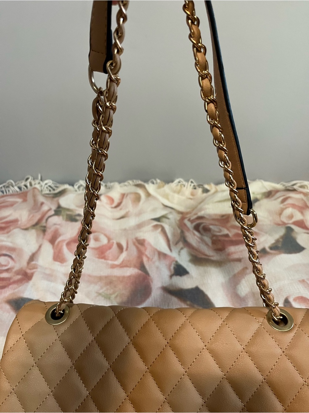 Quilted Shoulder Bag in Beige with Chain Strap - Picture 2 of 11